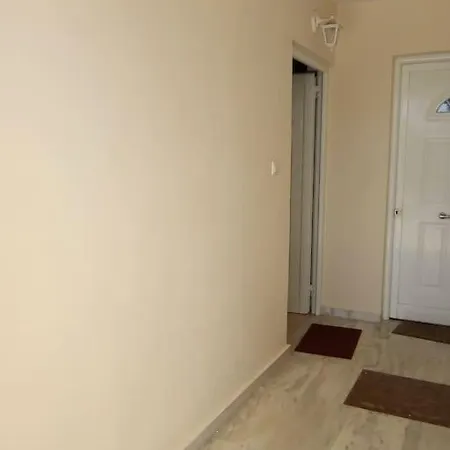 Apartment Thstudios Its The Farai